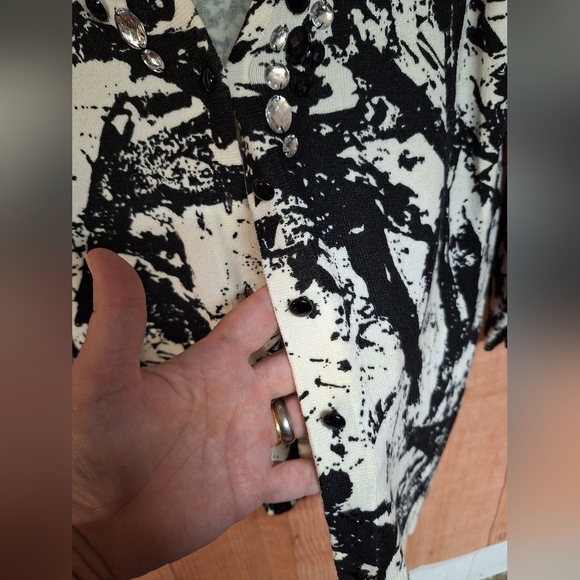 CHRISTOPHER AND BANKS SIZE MEDIUM BUTTON DOWN SWEATER BLACK AND WHITE - Picture 3 of 5